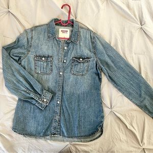 Denim/Chambray  Button Down Shirt